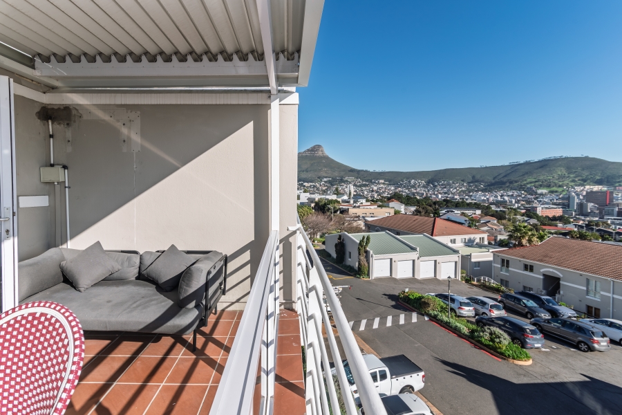 To Let 2 Bedroom Property for Rent in Vredehoek Western Cape